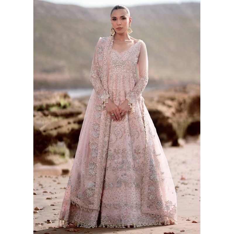 Kamari Reveuse Wedding Formals '24 by Emaan Adeel | AMOUR