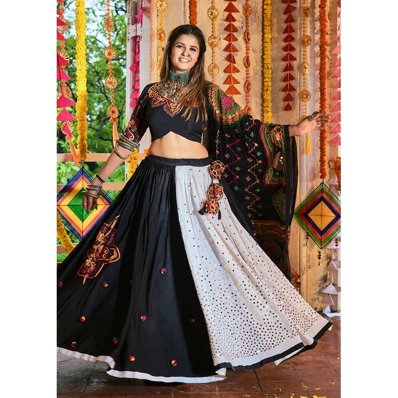 Unbeatable Black & White Maslin Cotton Navratri Chaniya Choli