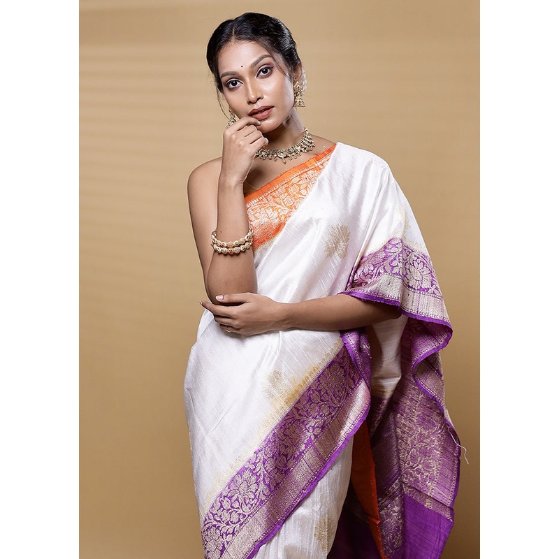 White Handloom Tussar Pure Silk Saree With Blouse Piece - JD986613291