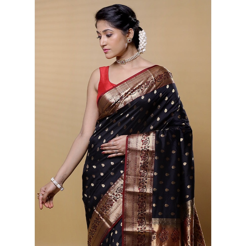 Black Handloom Kanjivaram Pure Silk Saree With Blouse Piece - JD986613159