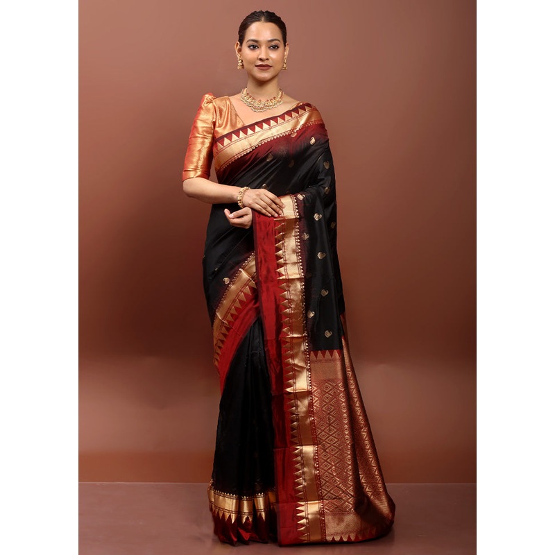 Black Handloom Kanjivaram Pure Silk Saree With Blouse Piece - JD986612960