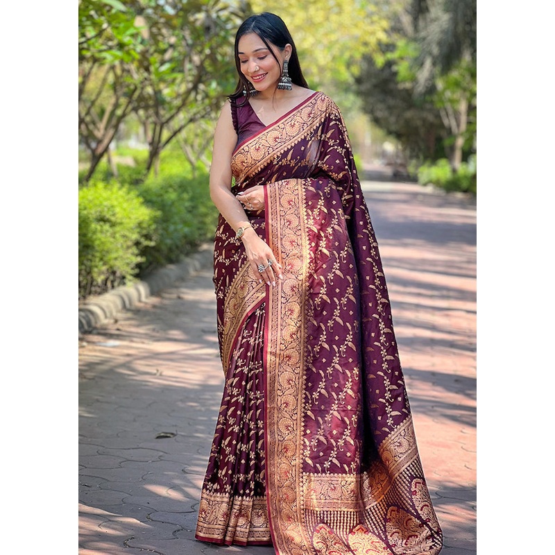 Magenta Banarasi Silk Saree With Blouse Piece - JD986611576