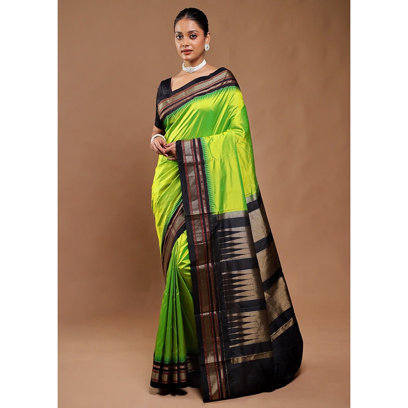 Green Handloom Kanjivaram Pure Silk Saree With Blouse Piece - JD986610798
