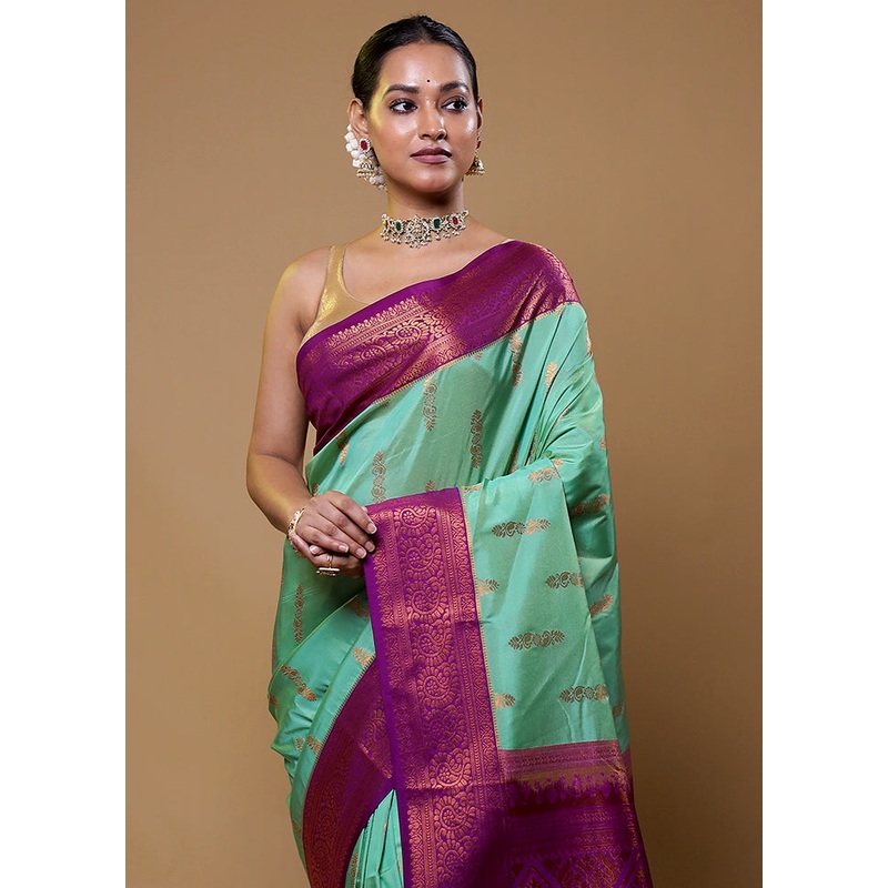 Green Kanjivaram Silk Saree With Blouse Piece - JD986610429