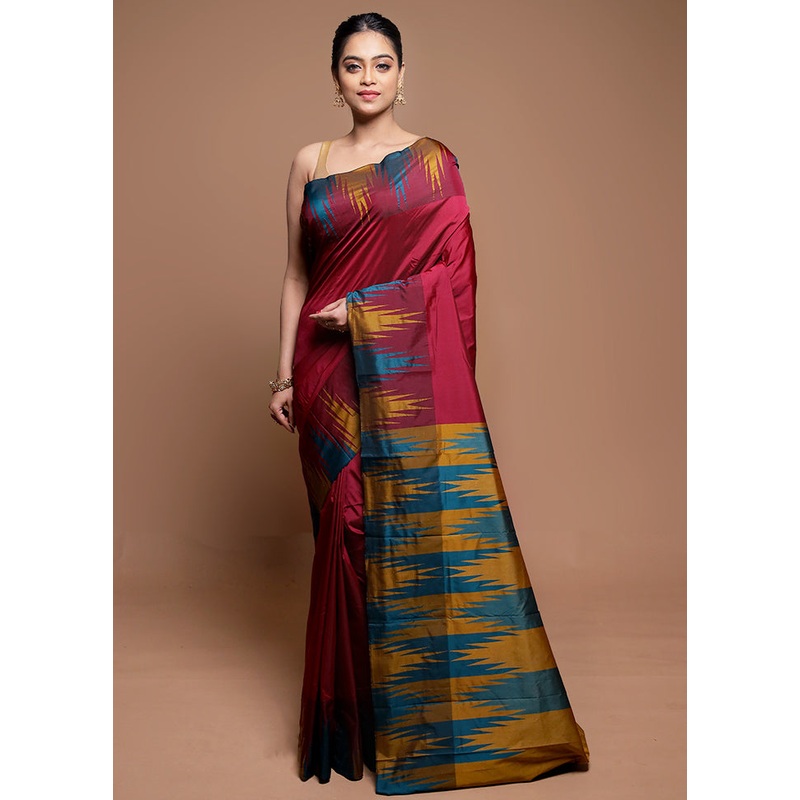Maroon Kanjivaram Silk Saree With Blouse Piece - JD986608630