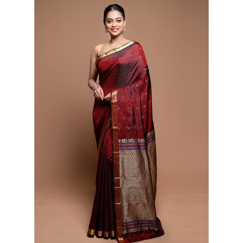 Maroon Kanjivaram Silk Saree With Blouse Piece - JD986608632