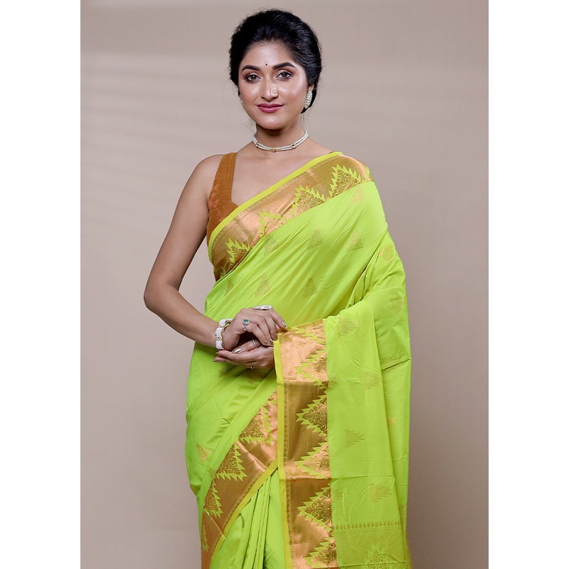Green Kanjivaram Silk Saree With Blouse Piece - JD986608295