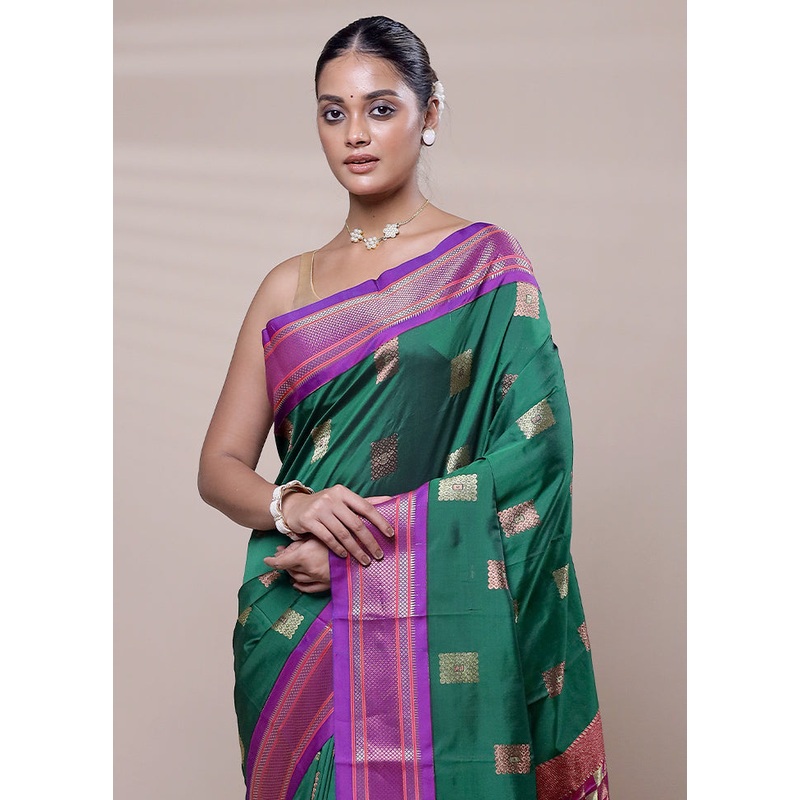 Green Kanjivaram Silk Saree With Blouse Piece - JD986608070