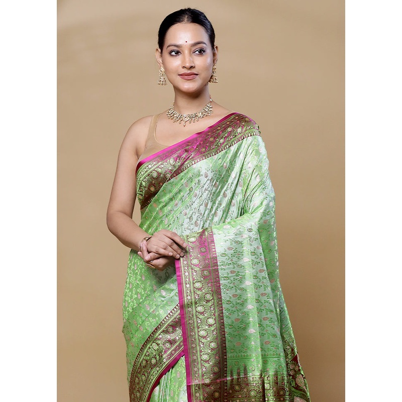 Green Tanchoi Silk Saree With Blouse Piece - JD986606053