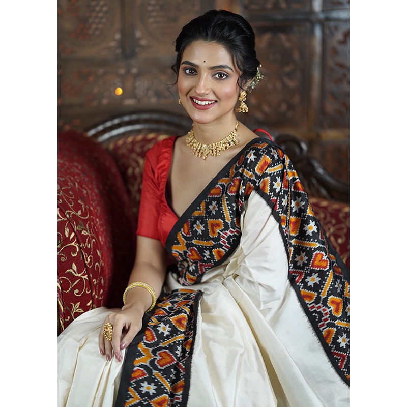 White Handloom Ikkat Pure Silk Saree With Blouse Piece - JD986605593