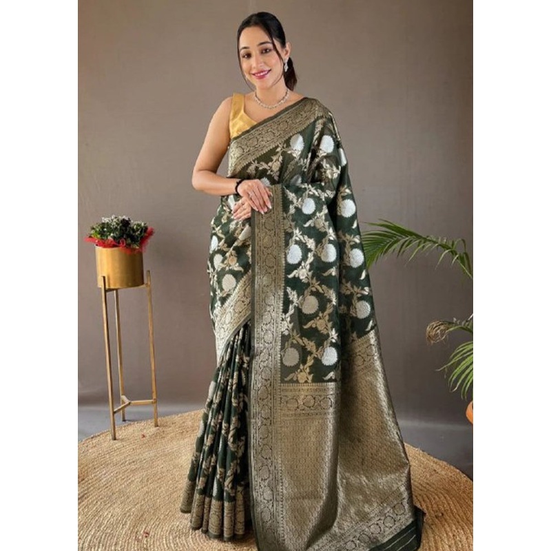 Dark Green Banarasi Silk Saree With Blouse Piece - JD986605185