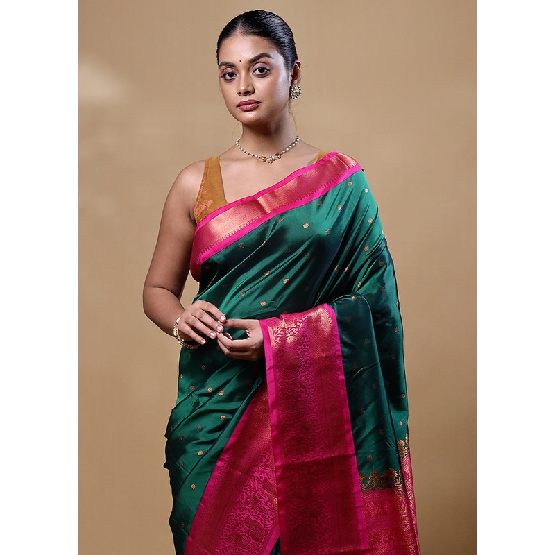 Green Kanjivaram Silk Saree With Blouse Piece - JD986605276