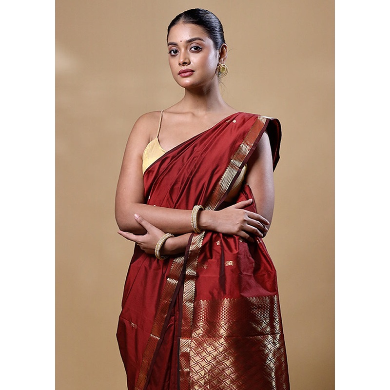 Maroon Kanjivaram Silk Saree With Blouse Piece - JD986605265