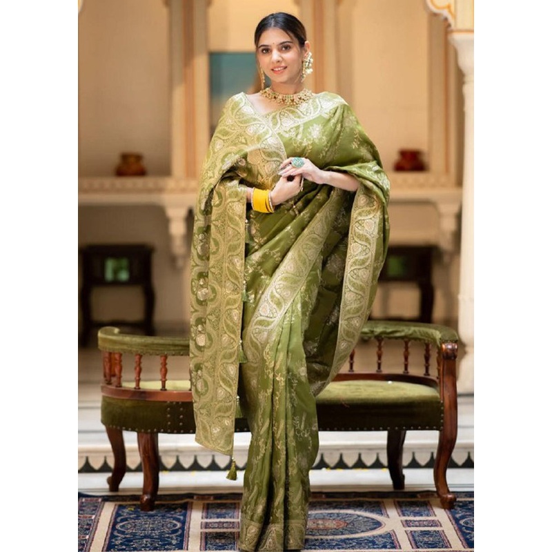 Mehendi Green Banarasi Silk Saree With Blouse Piece - JD986605133