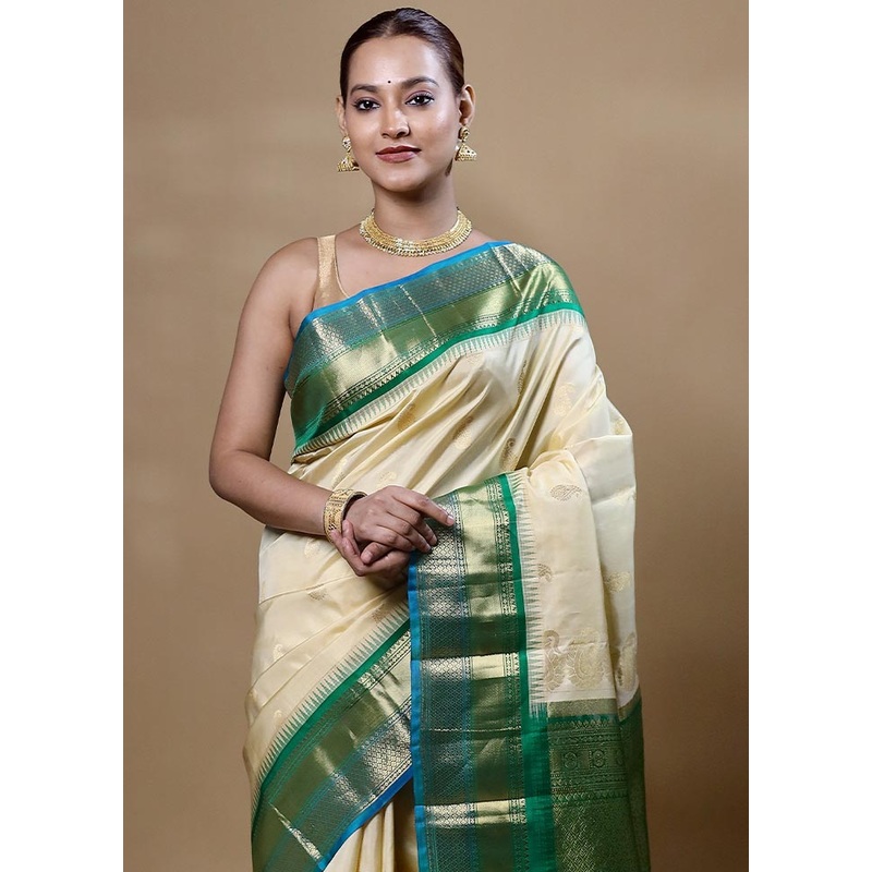 White Handloom Kanchipuram Pure Silk Saree With Blouse Piece - JD986605049