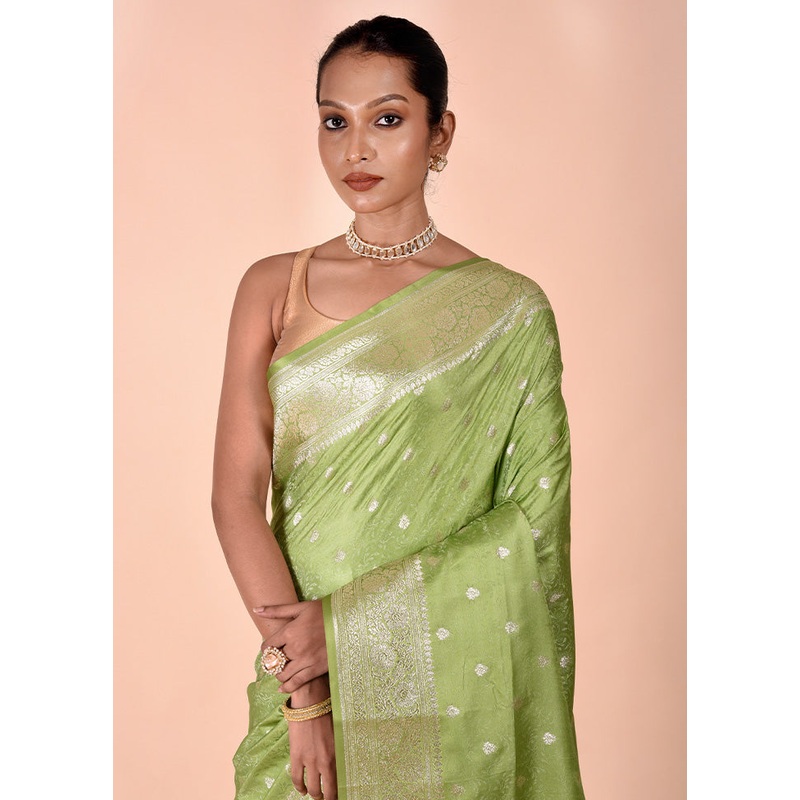 Green Tanchoi Silk Saree With Blouse Piece - JD986602478