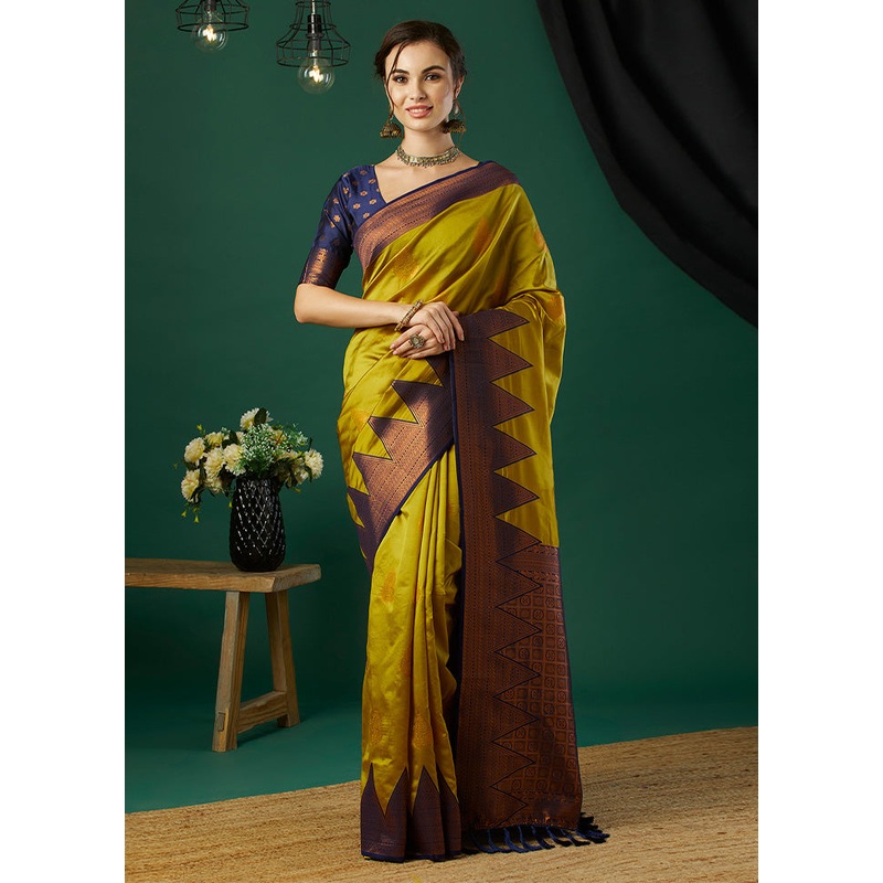 Parrot Green Banarasi Silk Saree With Blouse Piece - JD986600871