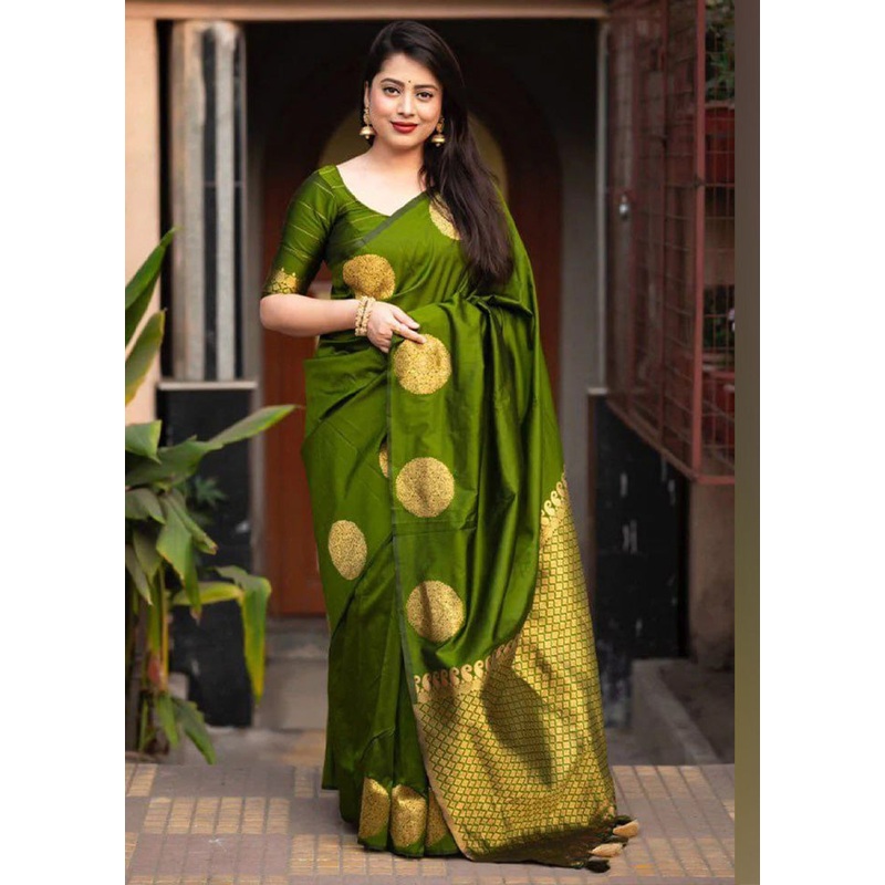 Parrot Green Banarasi Silk Saree With Blouse Piece - JD986600599